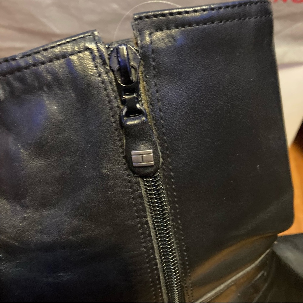 Black leather square toed boots - Picture 11 of 12